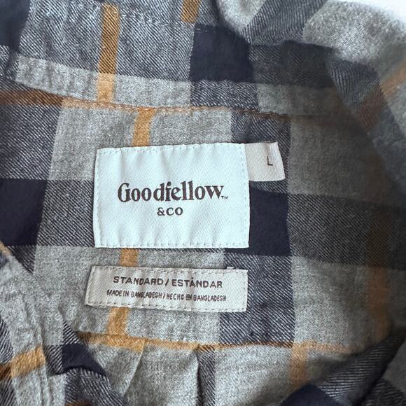 Goodfellow & Co  Men's Mid-Weight Flannel Long Sleeve 
Button-Down Shirt - Picture 4 of 6